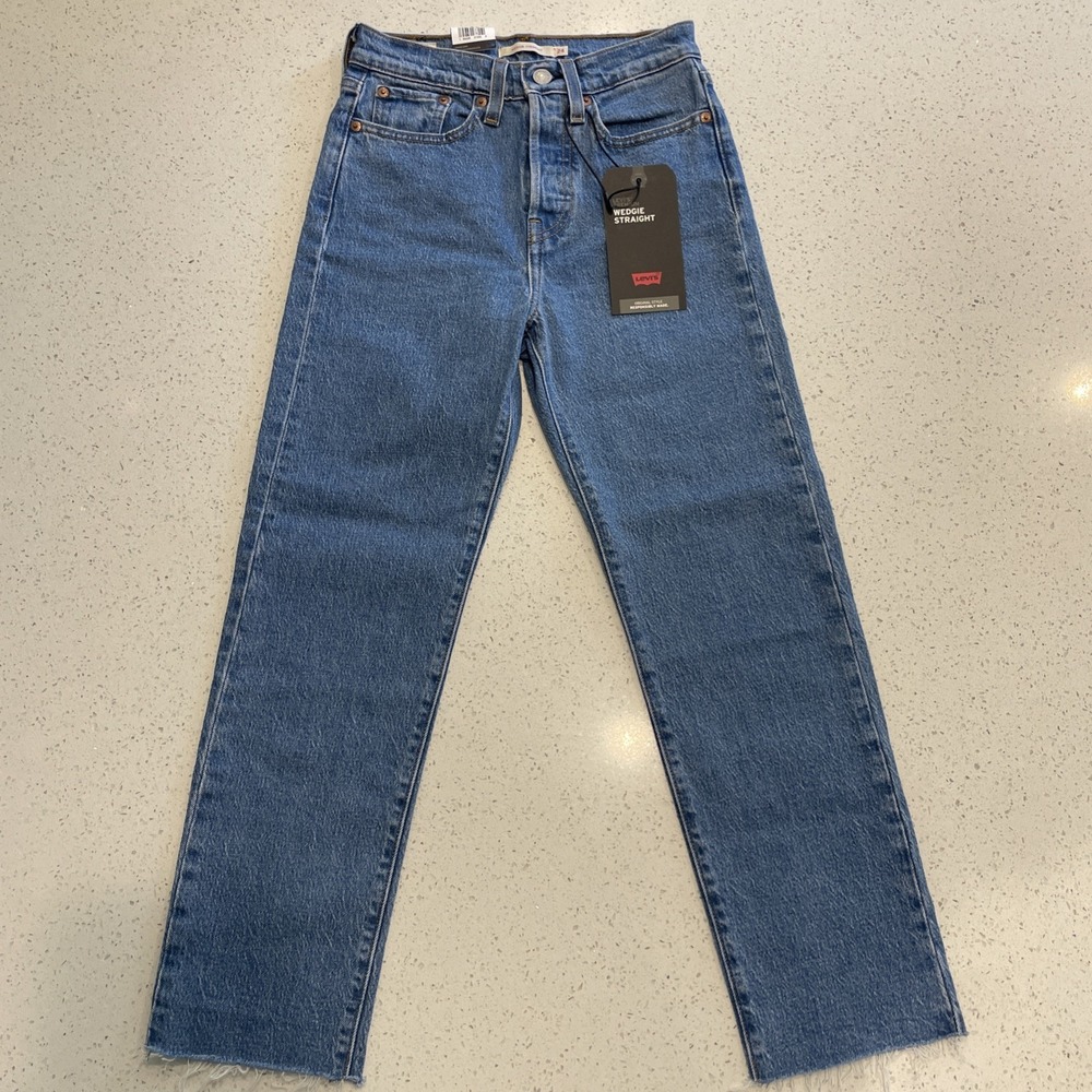 NWT Levi's Jeans Women's Sz 24/25 Blue Wedgie Straight High Rise Premium Raw Hem